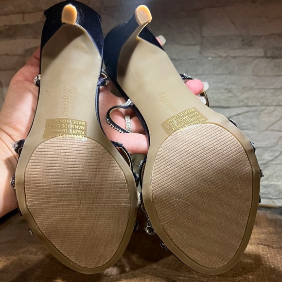 ZigiSoho plum color dress heels. Never worn, great condition. Size 8.5 - Picture 2 of 5